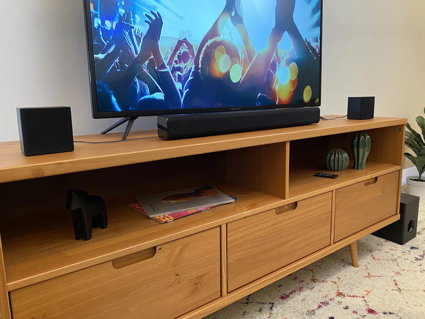 Experience Immersive Sound with the V5.0 Bluetooth 4.1 Channel Home Theater System - 24" Soundbar with Subwoofer & Remote Control in Sleek Black